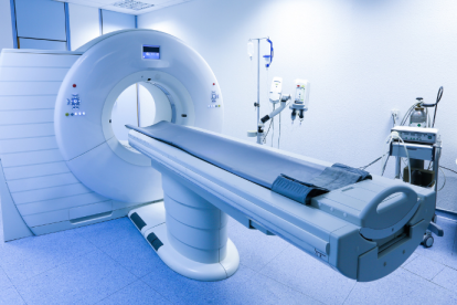 Dra. Thaline Neves esclarece em quais situações a tomografia computadorizada deve ser evitada para preservar a saúde do paciente.