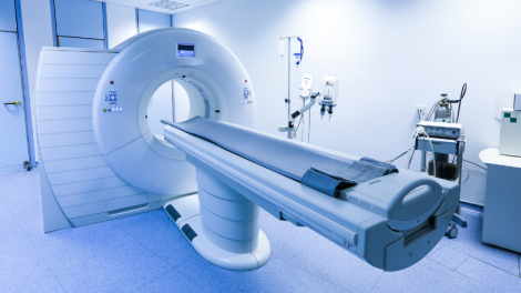 Dra. Thaline Neves esclarece em quais situações a tomografia computadorizada deve ser evitada para preservar a saúde do paciente.