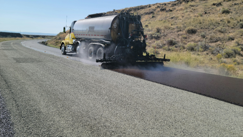 Uso de mini painéis treliçados na ampliação de pavimentos existentes, com cuidados para evitar sobrecarga em estruturas antigas no projeto de Valderci Malagosini Machado.